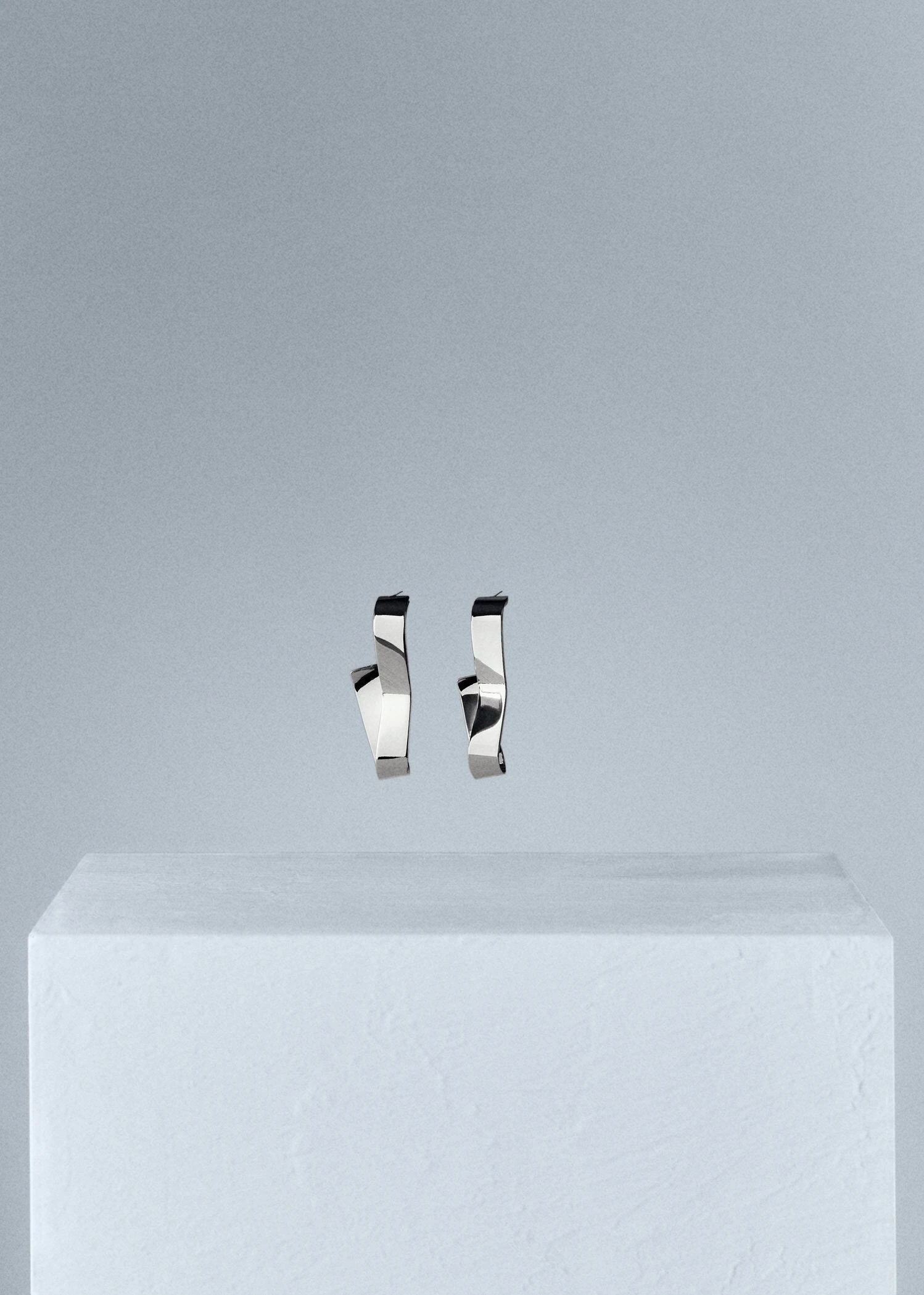 Boucles D'oreilles Forme Asymétrique 4 Boucles D'oreilles Forme Asymétrique – Image 2