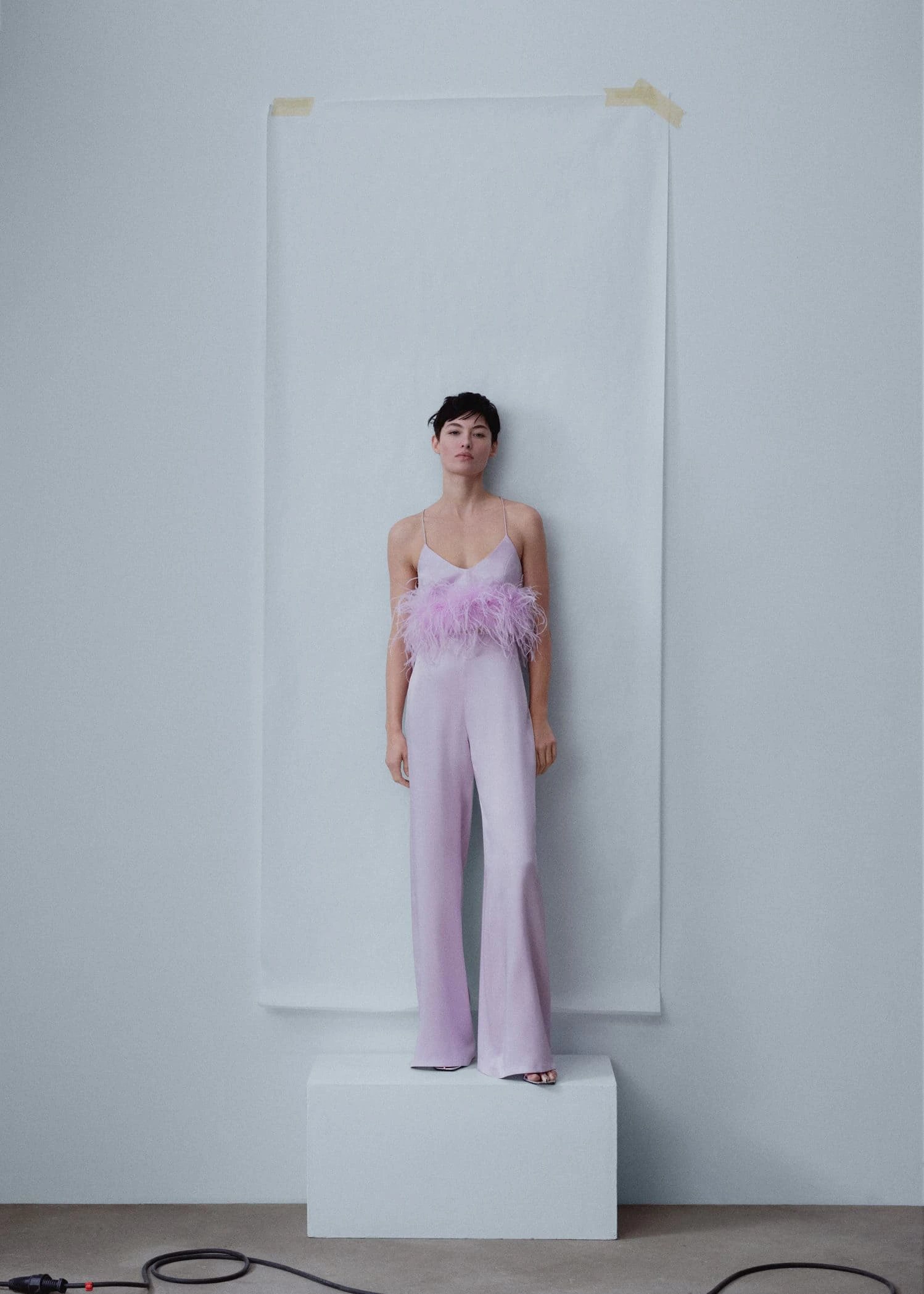 Top Satiné Détail Plumes 4 Top Satiné Détail Plumes – Image 2