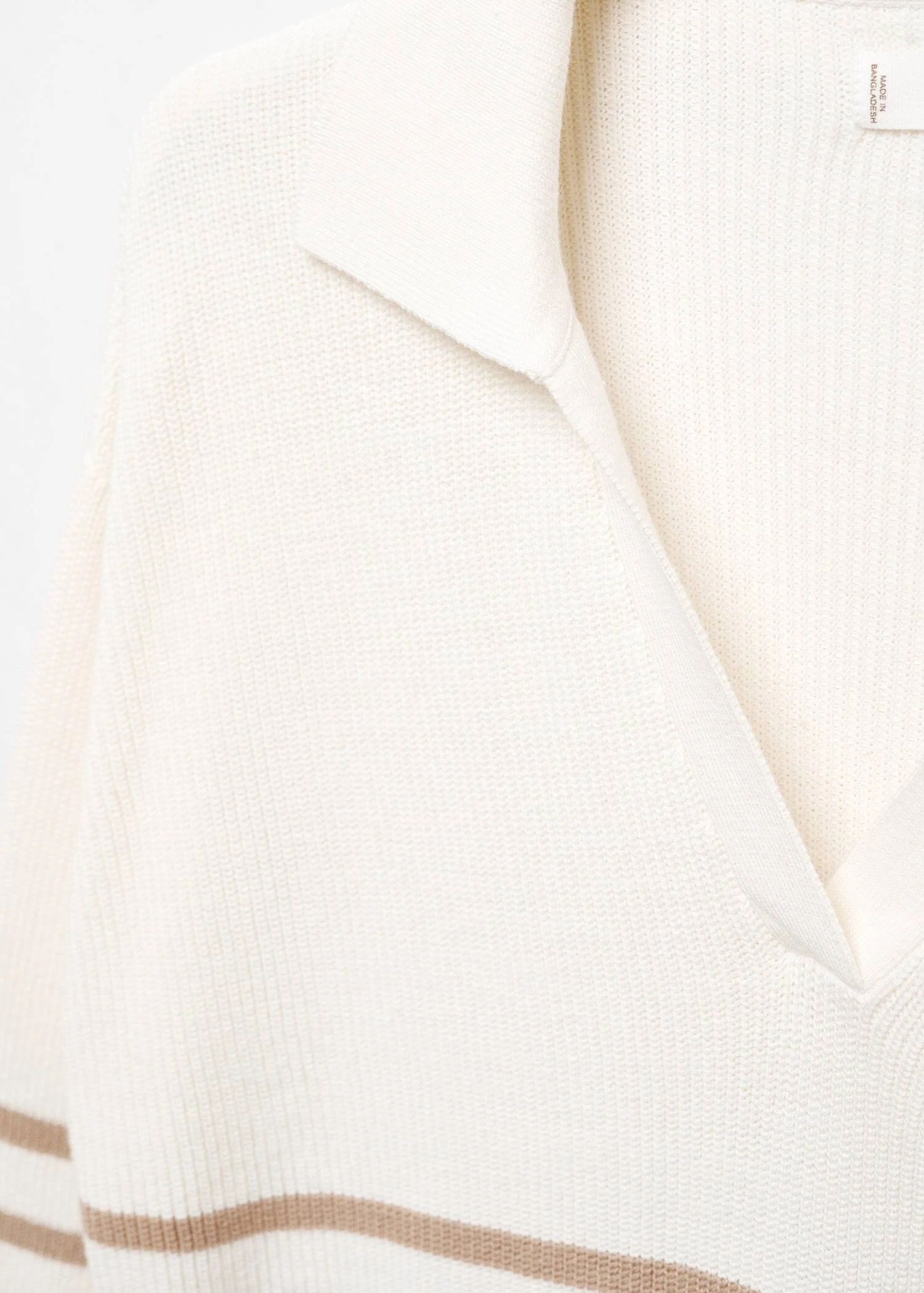 Pull-over à Col En V 8 Pull-over à Col En V – Image 6