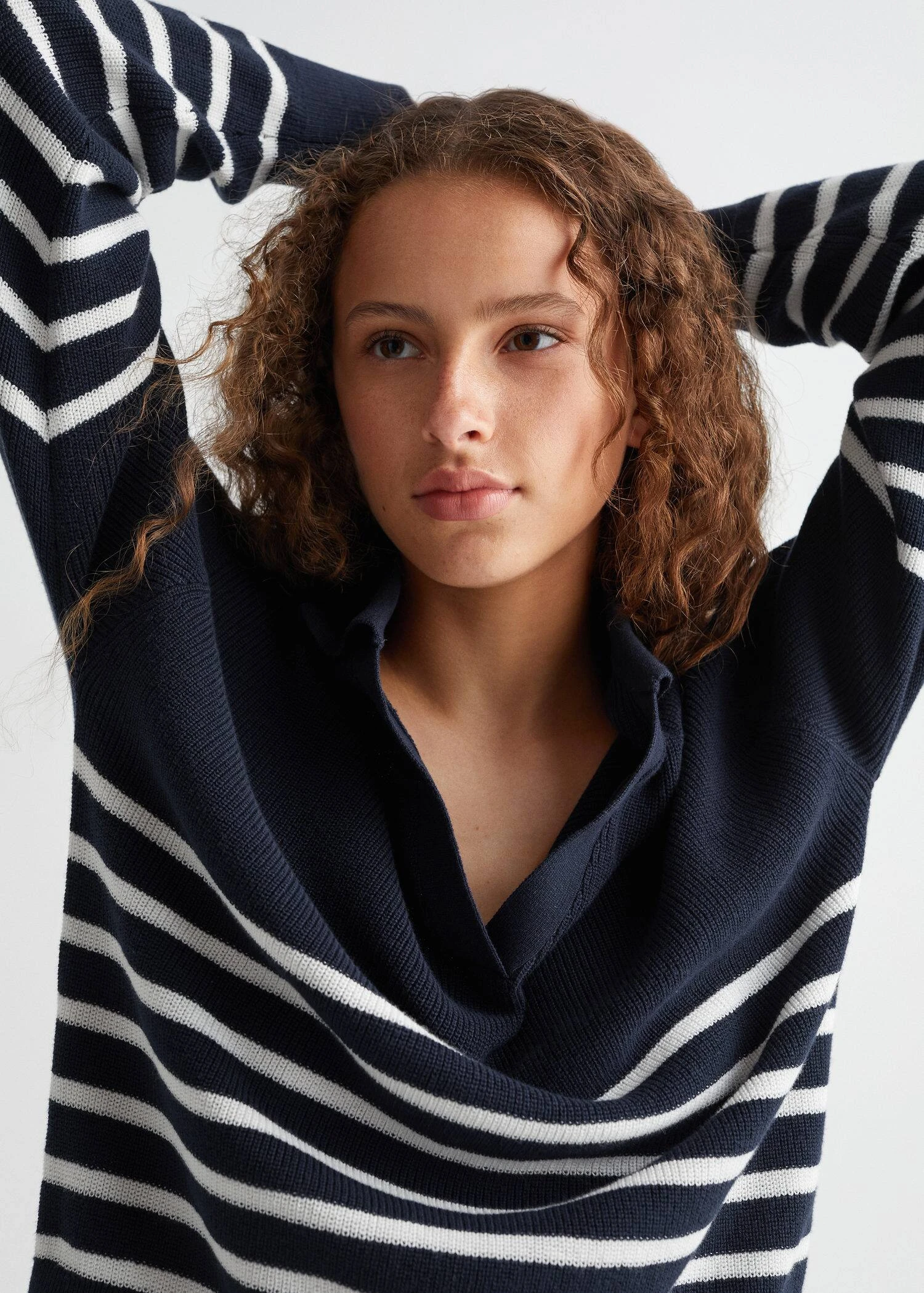 Pull-over à Col En V 13 Pull-over à Col En V – Image 11