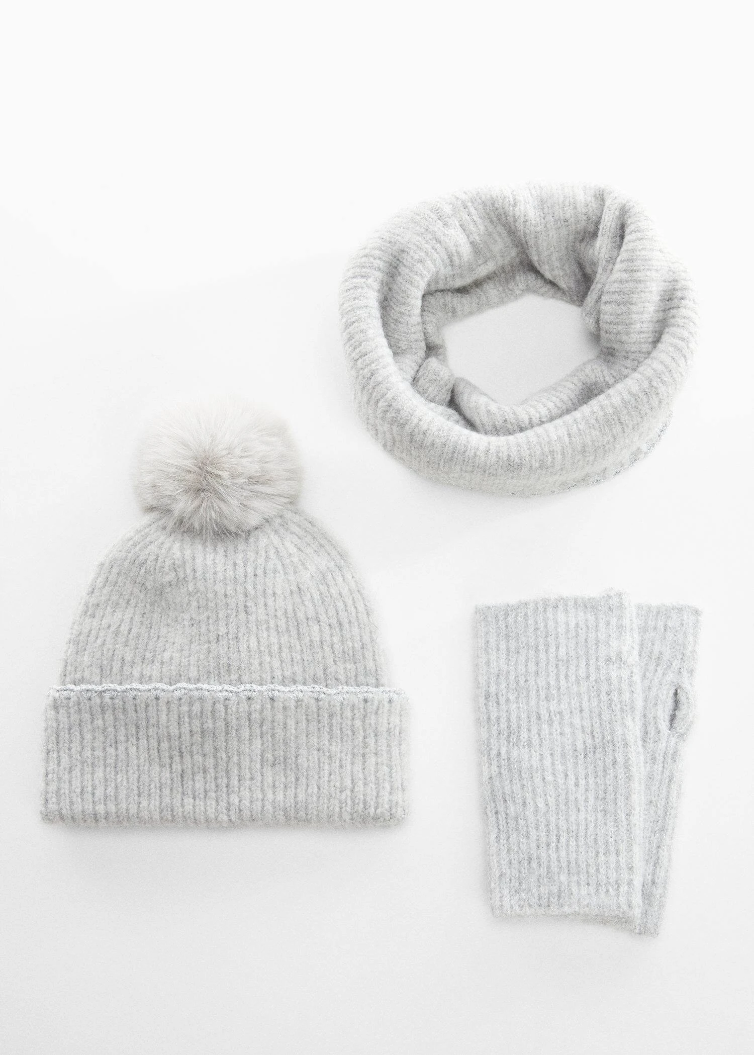 Bonnet Pompon Fausse Fourrure 5 Bonnet Pompon Fausse Fourrure – Image 3