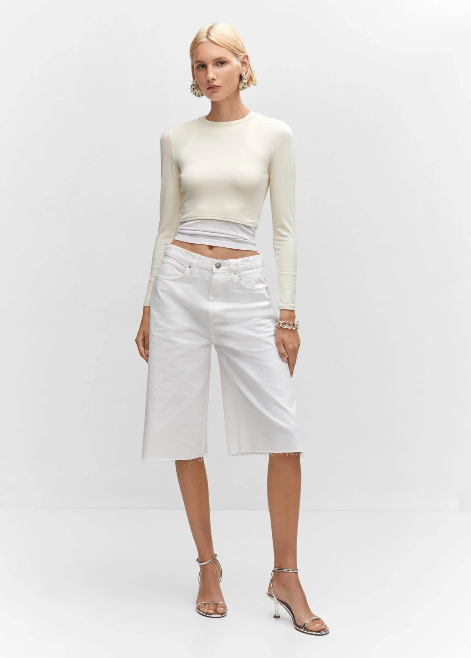 Bermuda Jean Bas Effiloché 4 Bermuda Jean Bas Effiloché – Image 2