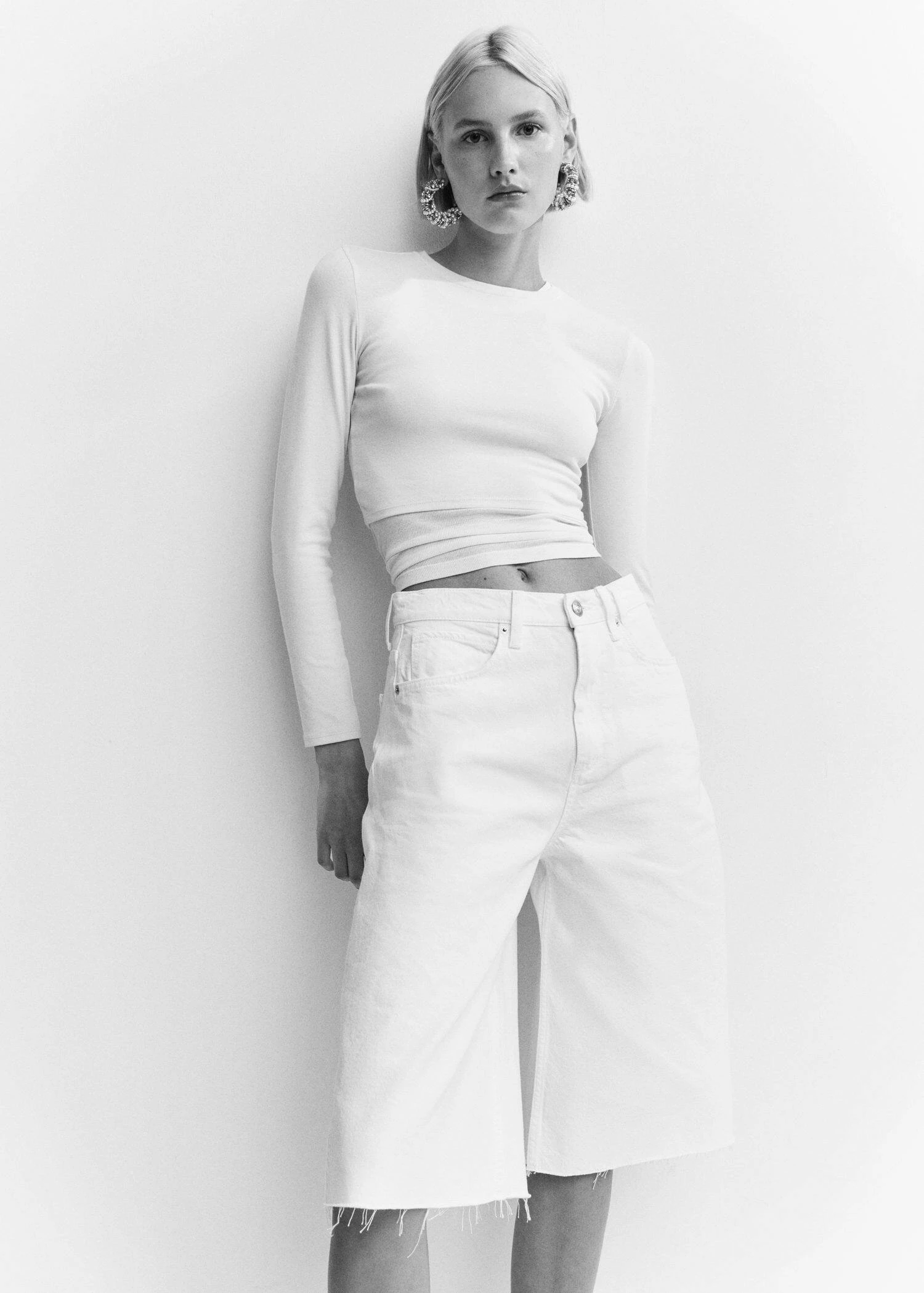 Bermuda Jean Bas Effiloché 6 Bermuda Jean Bas Effiloché – Image 4