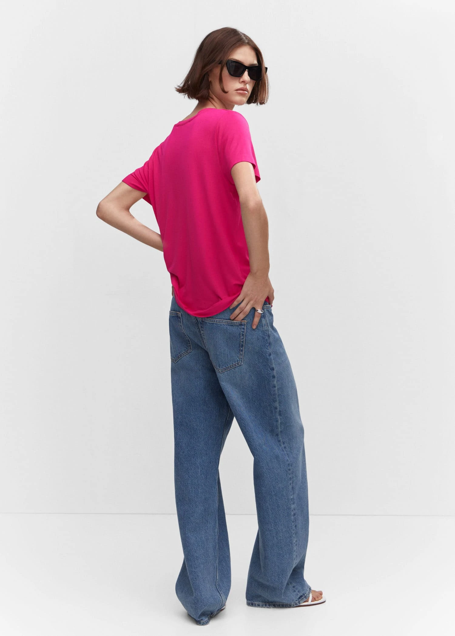 T-shirt Col En V 14 T-shirt Col En V – Image 12