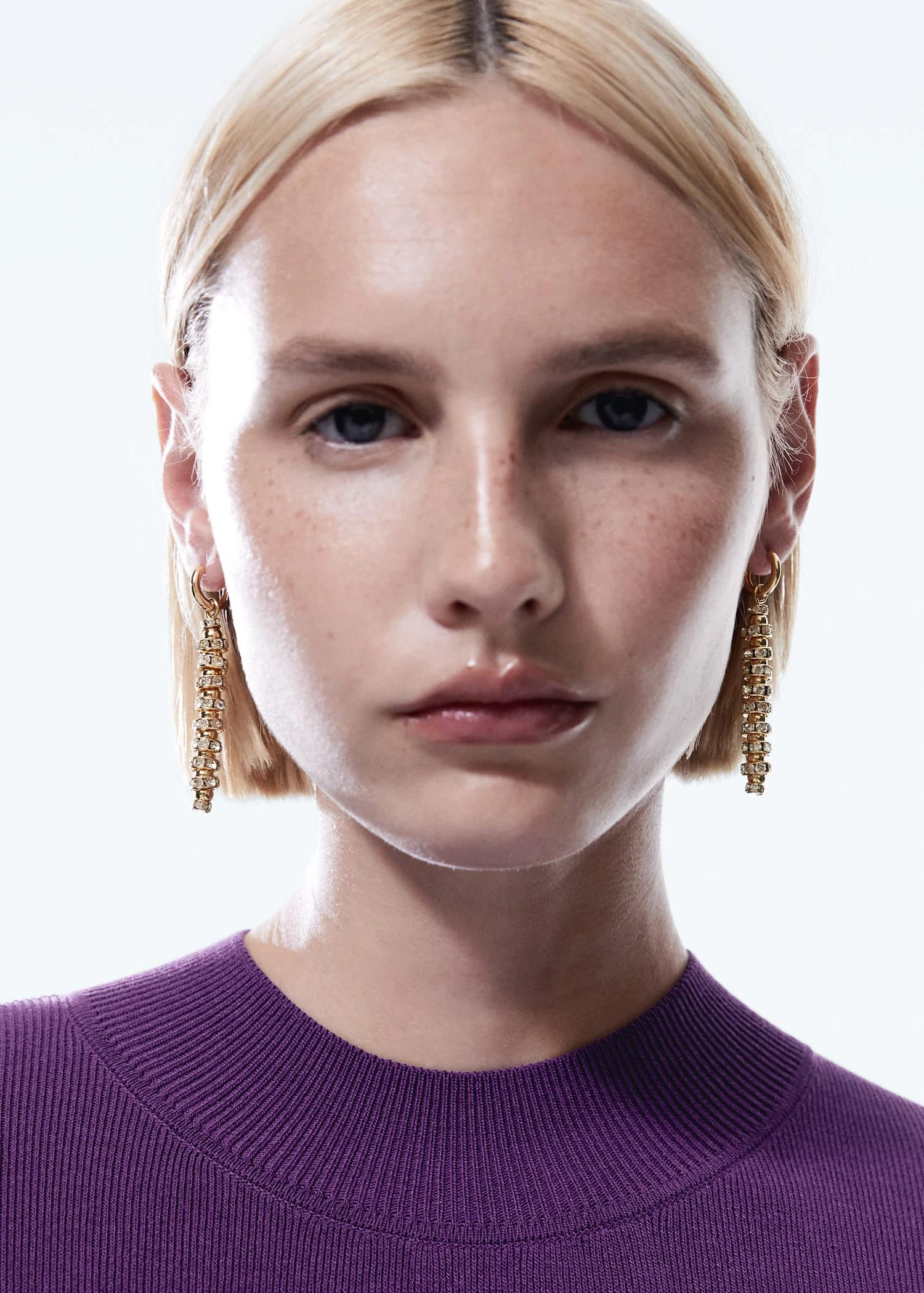 Boucles D’oreilles Avec Un Pendentif En Cristaux 3 Boucles D’oreilles Avec Un Pendentif En Cristaux