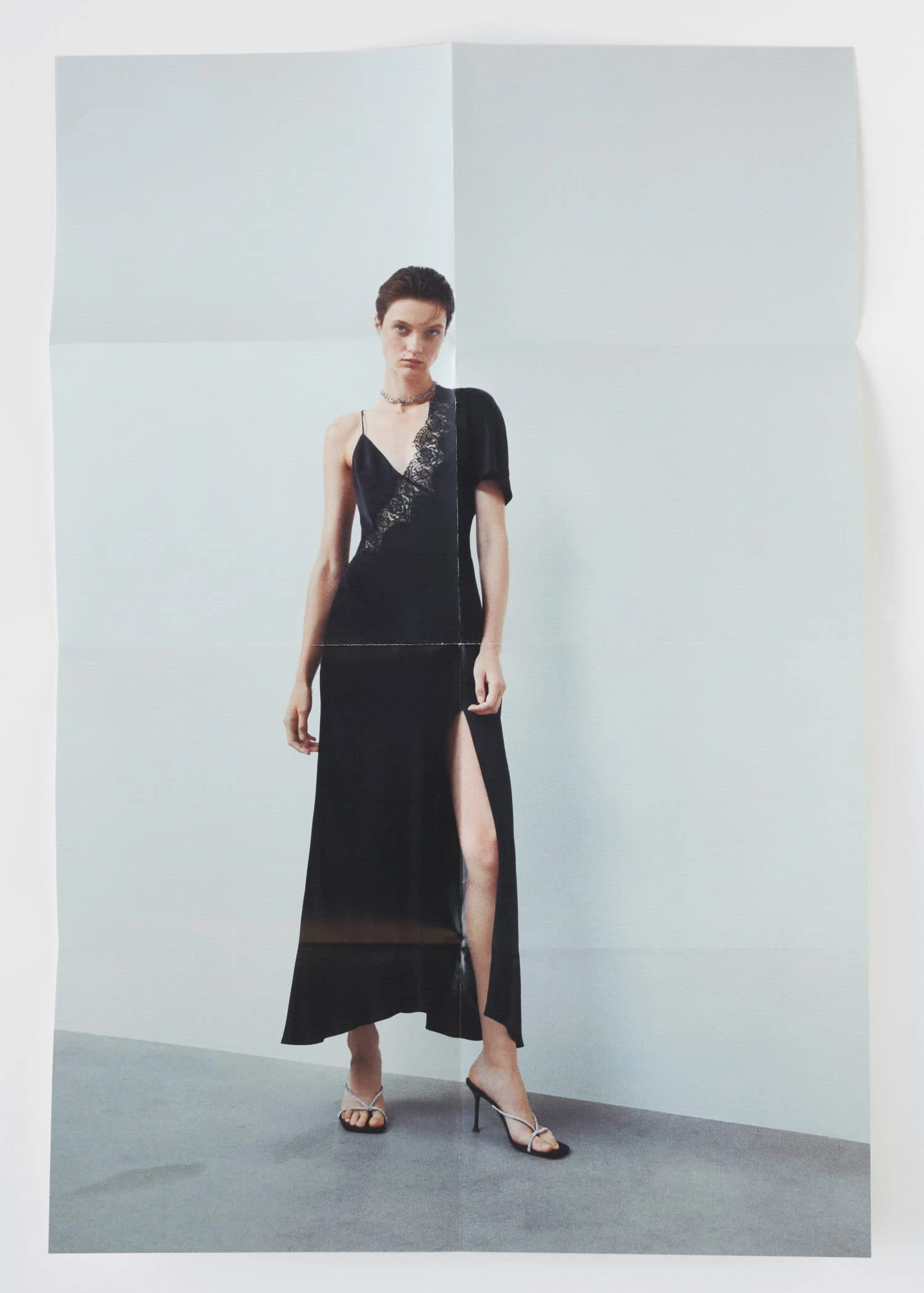 Robe Style Lingerie Manche Asymétrique 8 Robe Style Lingerie Manche Asymétrique – Image 6