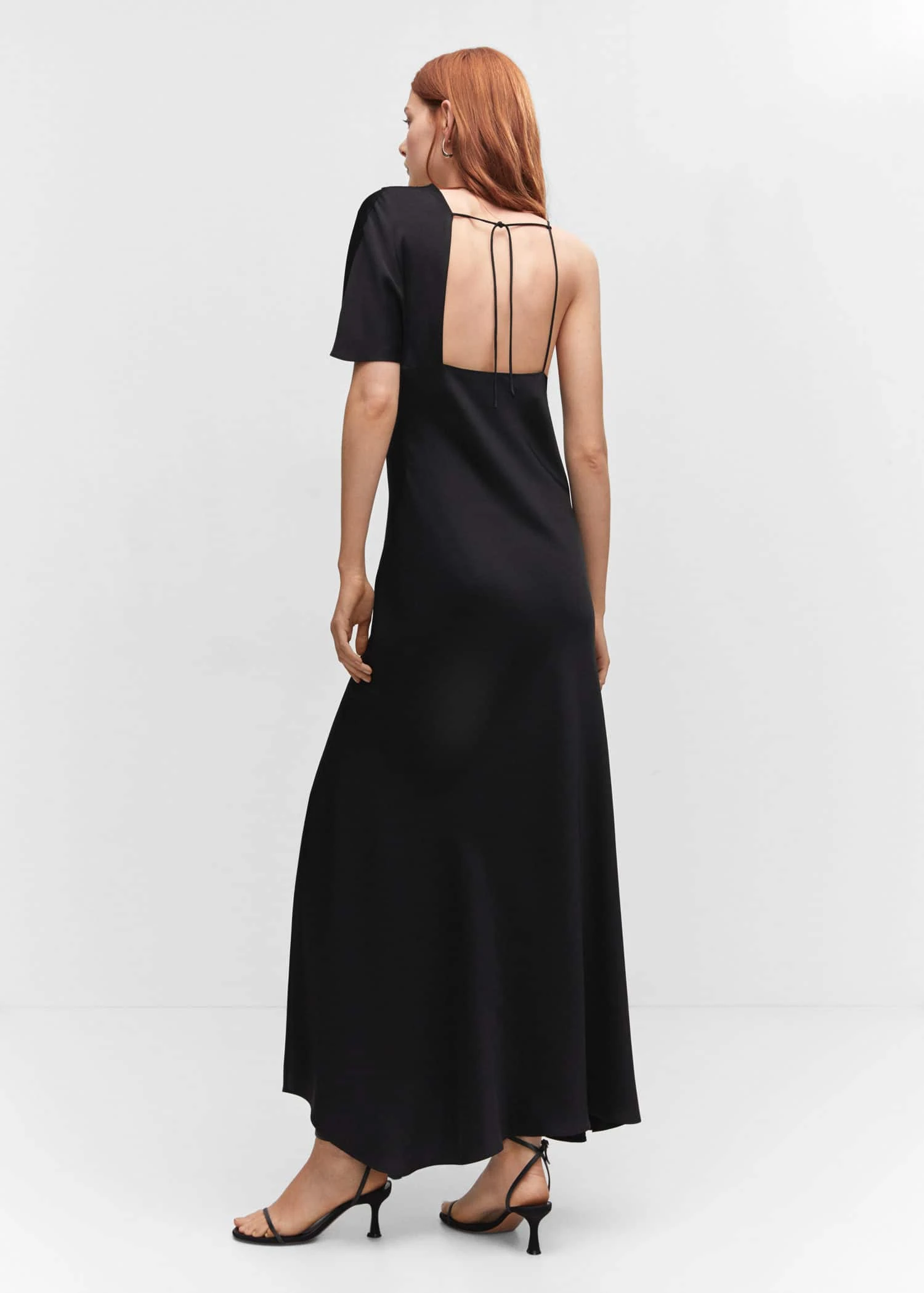 Robe Style Lingerie Manche Asymétrique 5 Robe Style Lingerie Manche Asymétrique – Image 3