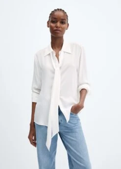 Chemisier à Ruban Dans Le Cou