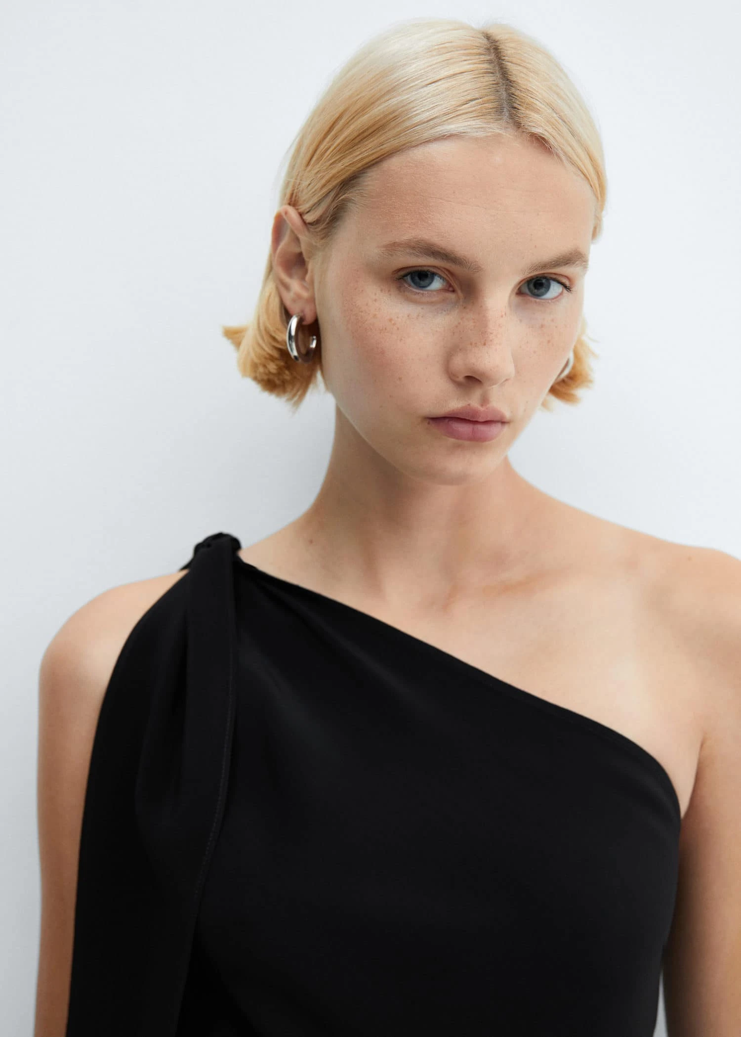 Robe Asymétrique Nœud 6 Robe Asymétrique Nœud – Image 4