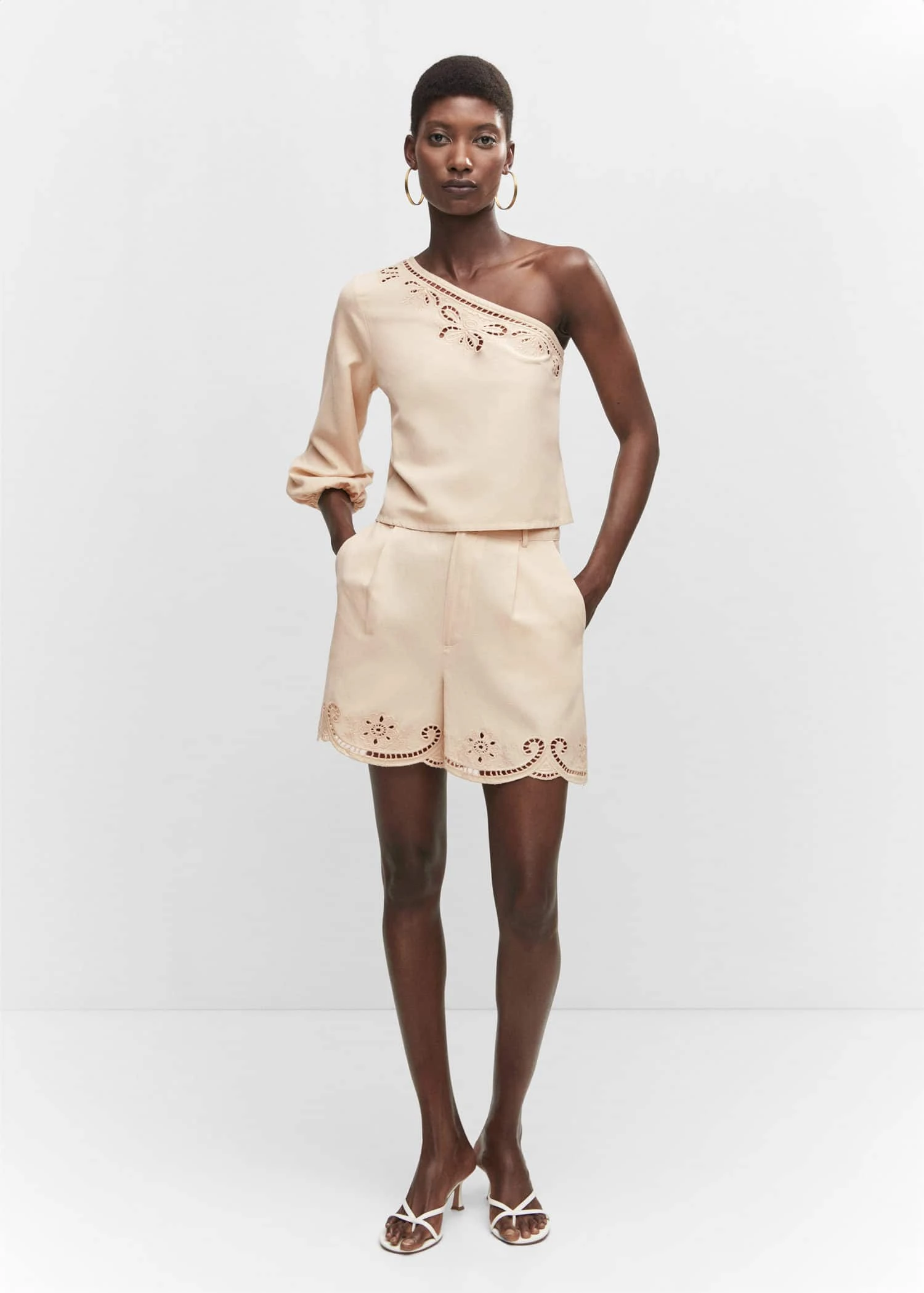 Short Détails Ajourés Broderies 4 Short Détails Ajourés Broderies – Image 2
