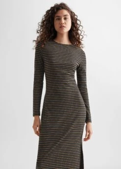 Robe à Rayures Et Ouverture