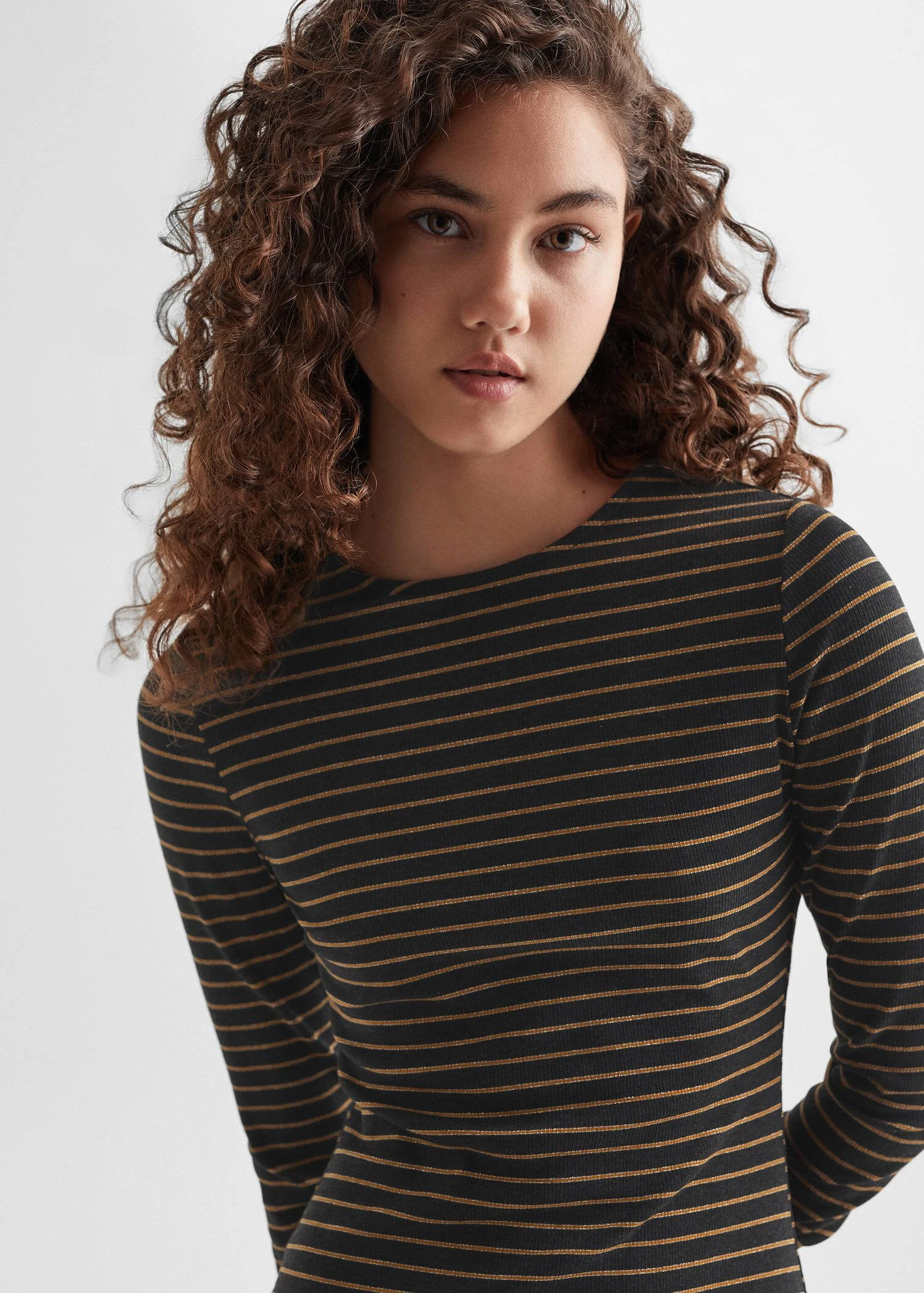 Robe à Rayures Et Ouverture 6 Robe à Rayures Et Ouverture – Image 4